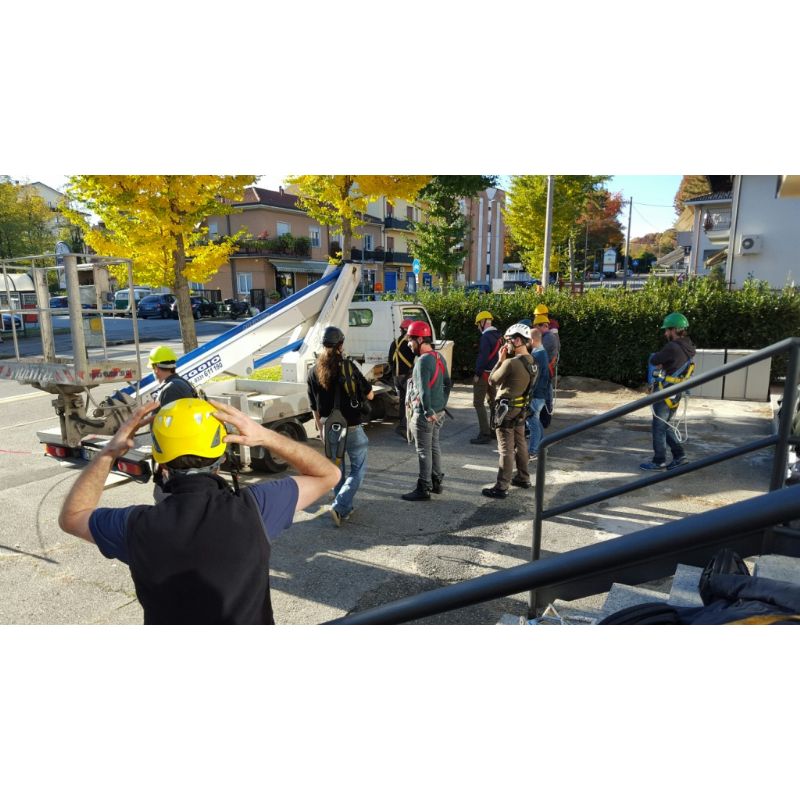 ADDETTI ALLA CONDUZIONE DI PIATTAFORME CON  STABILIZZATORI